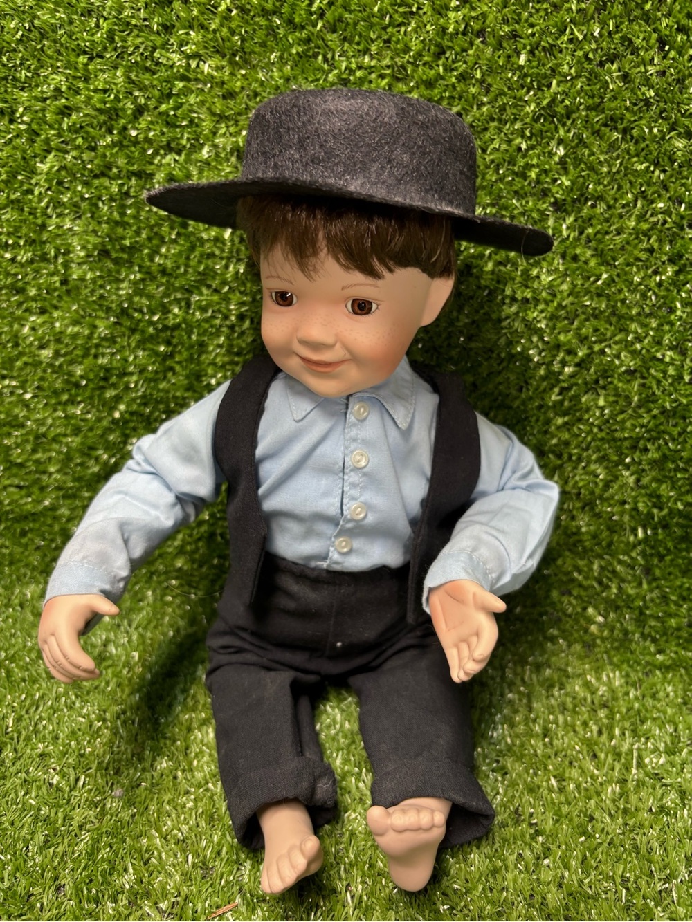 1992 Amish Blessings Porcelain Joshua Doll Julie Good Kruger Edwin M